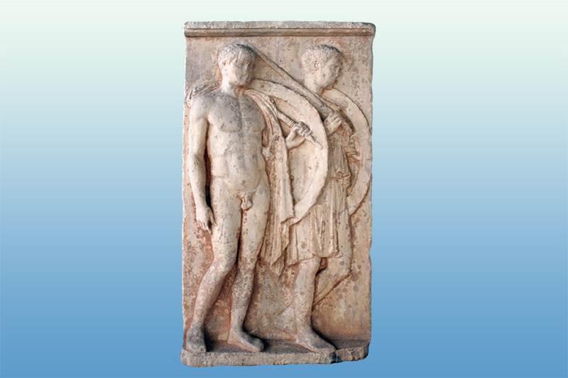  Η Επιτύμβια στήλη δύο νέων οπλιτών, του Χαιρέδημου και του Λυκέα που βρήκαν, φαίνεται, το θάνατο στον Πελοποννησιακό πόλεμο. Γύρω στο 420 π.Χ Βρίσκεται στο Αρχαιολογικό Μουσείο Πειραιά.